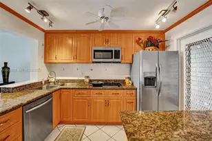455 Paradise Isle Blvd, Hallandale Beach, FL 33009 - Photo 20