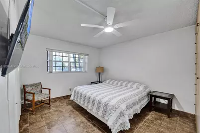 455 Paradise Isle Blvd #104, Hallandale Beach, FL 33009 - Photo 44