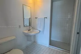 10 SW South River Dr, Miami, FL 33130 - Photo 18