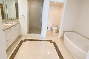 300 South Pointe Dr, Miami Beach, FL 33139 - Photo 14