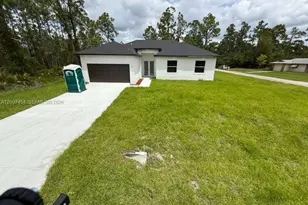 723 Epps Brown St E, Lehigh Acres, FL 33974 - Photo 4
