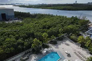 100 Bayview Dr, Sunny Isles Beach, FL 33160 - Photo 18