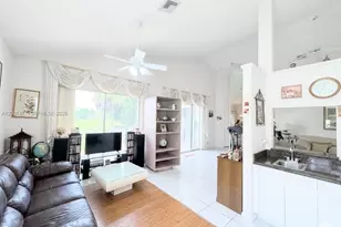 1510 W Lacosta Dr W, Pembroke Pines, FL 33027 - Photo 8