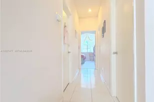1510 W Lacosta Dr W, Pembroke Pines, FL 33027 - Photo 18