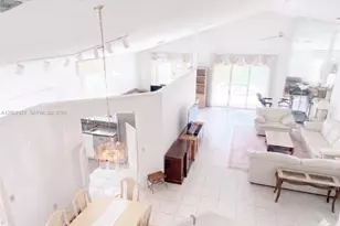 1510 W Lacosta Dr W, Pembroke Pines, FL 33027 - Photo 4