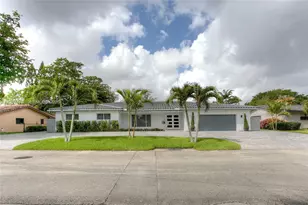 19150 S St Andrews Dr, Hialeah, FL 33015 - Photo 2