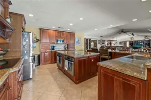 10651 SW 27th St, Davie, FL 33328 - Photo 20