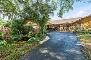 10651 SW 27th St, Davie, FL 33328 - Photo 2