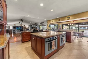 10651 SW 27th St, Davie, FL 33328 - Photo 18