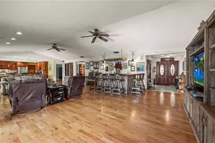 10651 SW 27th St, Davie, FL 33328 - Photo 14