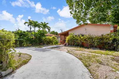 1320 NE 135th St, North Miami, FL 33161 - Photo 4