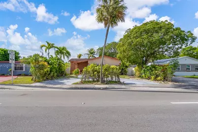 1320 NE 135th St, North Miami, FL 33161 - Photo 2