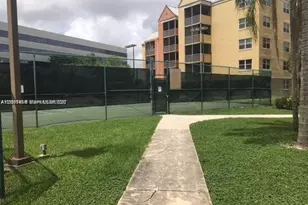 8205 Lake Dr, Doral, FL 33166 - Photo 18