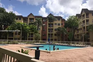 8205 Lake Dr, Doral, FL 33166 - Photo 24