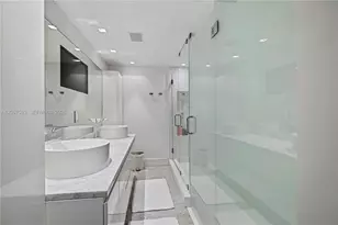 10155 Collins Ave, Bal Harbour, FL 33154 - Photo 18