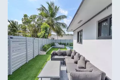 400 NW 40th St, Miami, FL 33127 - Photo 18