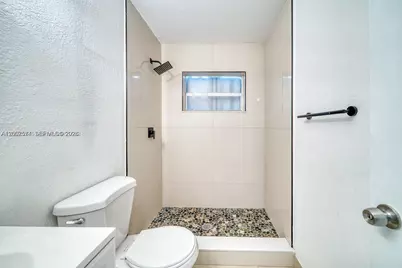 1200 NW 102nd St #1202, Miami, FL 33147 - Photo 16