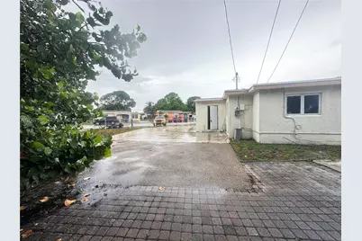 2348 NW 15th St, Fort Lauderdale, FL 33311 - Photo 2