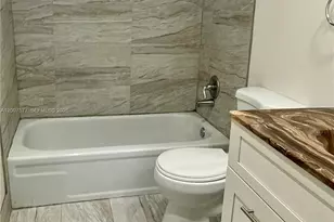8020 SW 17th Pl, Davie, FL 33324 - Photo 20
