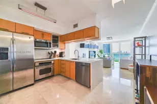 31 SE 5th St, Miami, FL 33131 - Photo 1