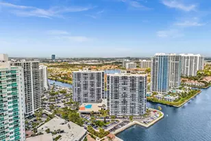 20515 E Country Club Dr, Aventura, FL 33180 - Photo 2