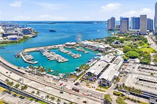 1100 Biscayne Blvd, Miami, FL 33132 - Photo 26