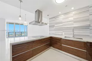 1100 Biscayne Blvd, Miami, FL 33132 - Photo 6