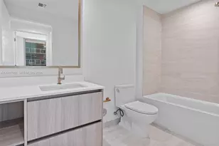 77 SE 5th St, Miami, FL 33131 - Photo 28