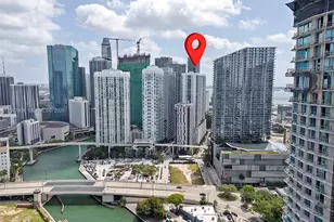 77 SE 5th St, Miami, FL 33131 - Photo 4