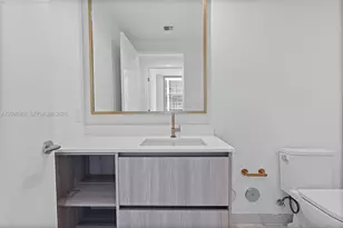 77 SE 5th St, Miami, FL 33131 - Photo 28