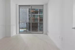 77 SE 5th St, Miami, FL 33131 - Photo 20