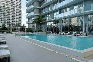 77 SE 5th St, Miami, FL 33131 - Photo 40