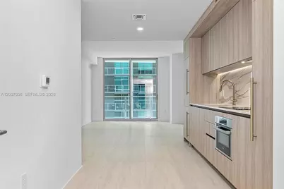 77 SE 5th St. #1510, Miami, FL 33131 - Photo 8