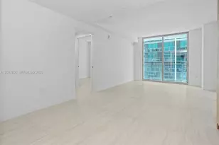 77 SE 5th St, Miami, FL 33131 - Photo 16