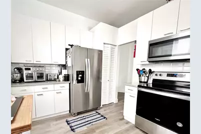 1901 Cedar Ct, Weston, FL 33327 - Photo 8