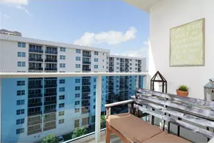 7501 E Treasure Dr, North Bay Village, FL 33141 - Photo 2