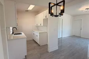 318 NW 30th Terrace, Fort Lauderdale, FL 33311 - Photo 16
