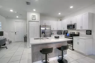 11017 W 33rd Way, Hialeah, FL 33018 - Photo 4