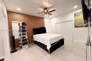 86 NW 4th St, Homestead, FL 33030 - Photo 10