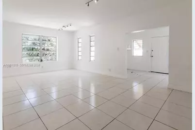 305 NE 2nd Ave #na, Dania Beach, FL 33004 - Photo 16