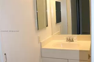 8005 SW 107th Ave, Miami, FL 33173 - Photo 12