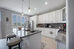 8070 NW 108th Pl, Doral, FL 33178 - Photo 14