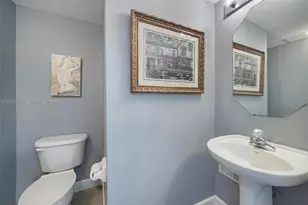 8070 NW 108th Pl, Doral, FL 33178 - Photo 18