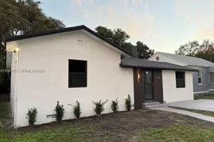 854 NW 76th St, Miami, FL 33150 - Photo 2