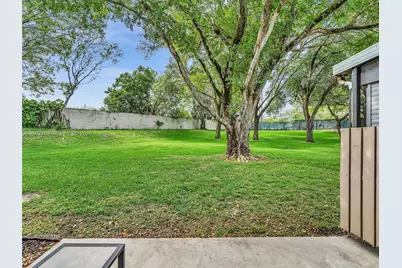 1958 E Discovery Cir E, Deerfield Beach, FL 33442 - Photo 28