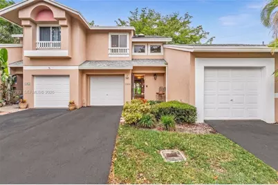 1958 E Discovery Cir E, Deerfield Beach, FL 33442 - Photo 4