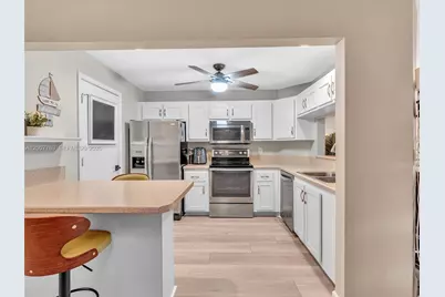 1958 E Discovery Cir E, Deerfield Beach, FL 33442 - Photo 14