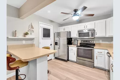 1958 E Discovery Cir E, Deerfield Beach, FL 33442 - Photo 16