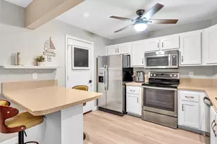 1958 E Discovery Cir E, Deerfield Beach, FL 33442 - Photo 16