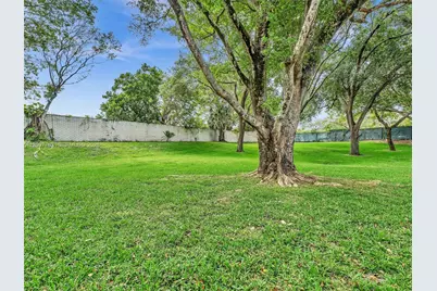 1958 E Discovery Cir E, Deerfield Beach, FL 33442 - Photo 44
